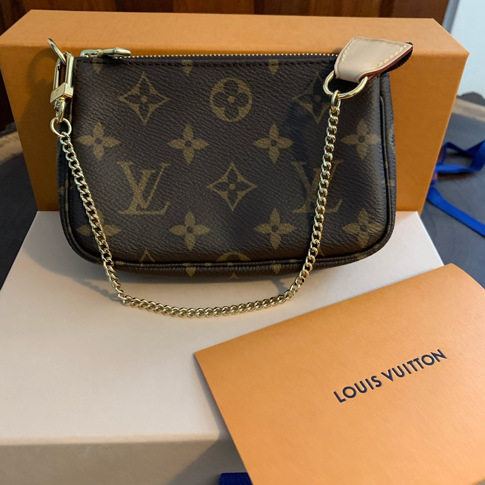 Louis Vuitton mini pochette accessories